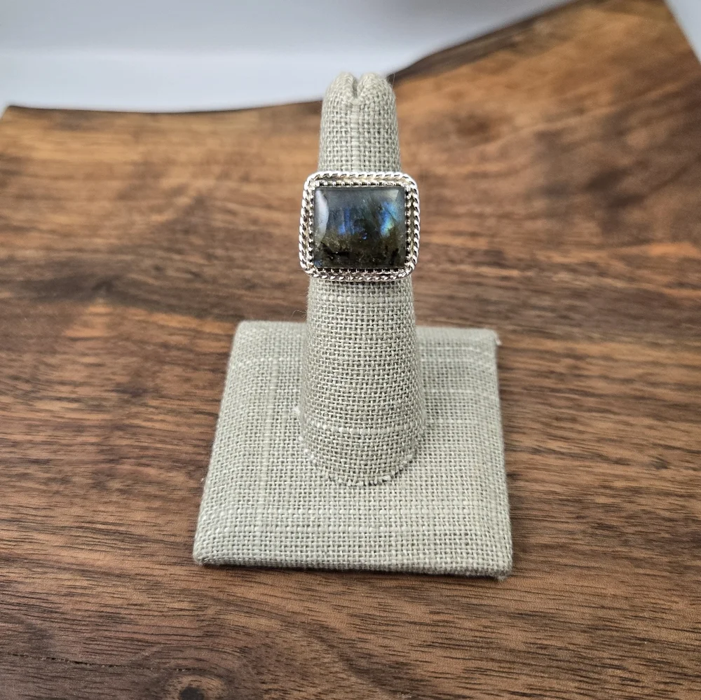 Labradorite Rectangular Sterling Silver Handmade Ring - Picture 7 of 12